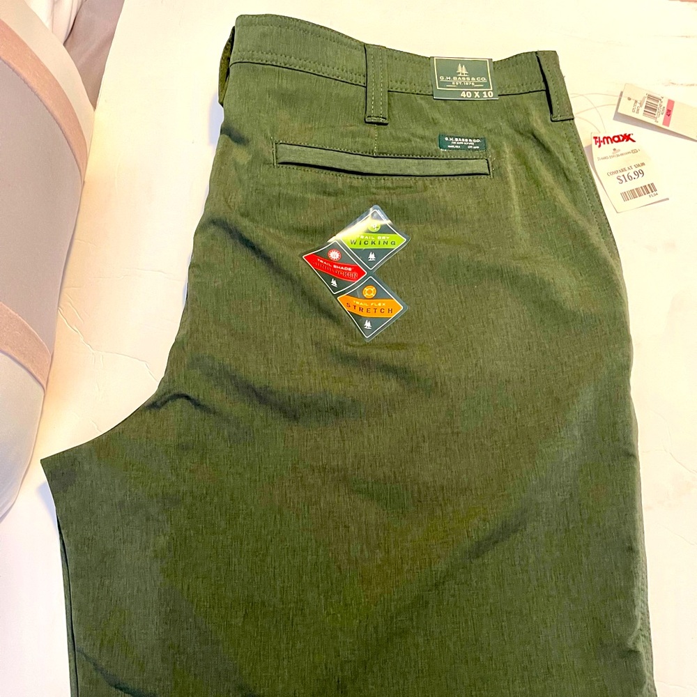 Mens NWT G.H. Bass shorts size 40